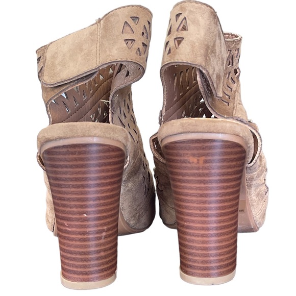Nature Breeze Tan Suede Booties Sz 10 Laser Cutout Designs Open Toe 4 1/2” - Picture 6 of 12